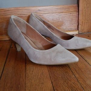 Sofft suede nude heels